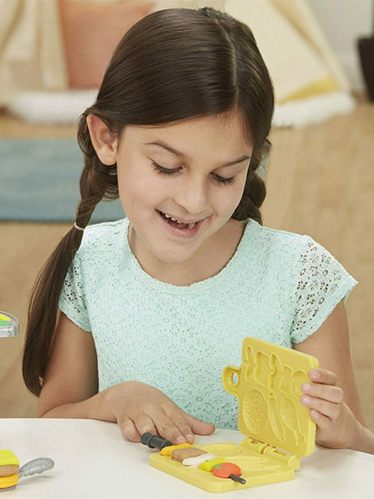 Lumânare cu jucărie Play-Doh Kitchen Creations Grill 'n Stamp pentru 3+ Ani Hasbro