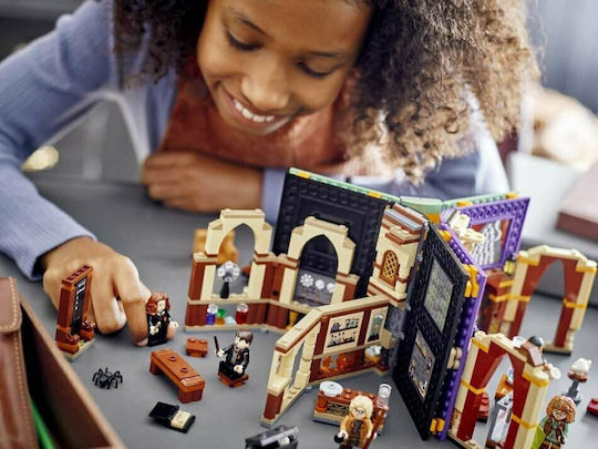 LEGO Harry Potter Hogwarts Moment Clasa de Apărare pentru 8+ Ani 257 Bucăți
