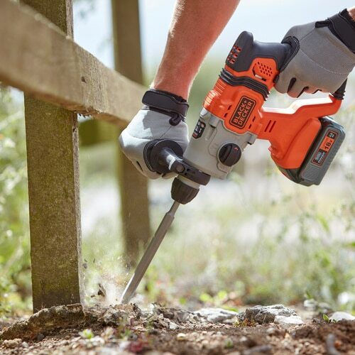 Black & Decker Impact Demolition Hammer Battery 18V 1x4Ah with Chuck SDS Plus BCD900M1K