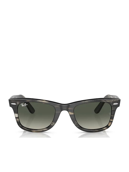 Ray Ban Wayfarer Unisex Sonnenbrille mit Gray Kunststoff Gestell und Schwarz Verlaufsfarbe Linse RB2140 136071