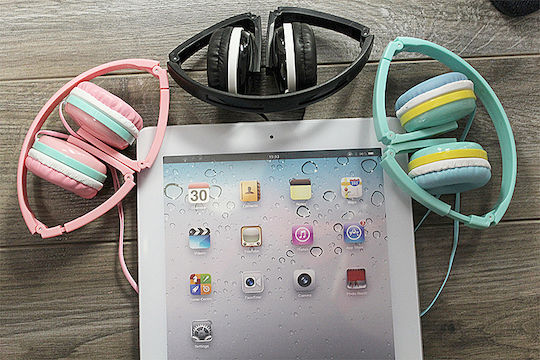 GJ-04 Wired On Ear Headphones Light Blue
