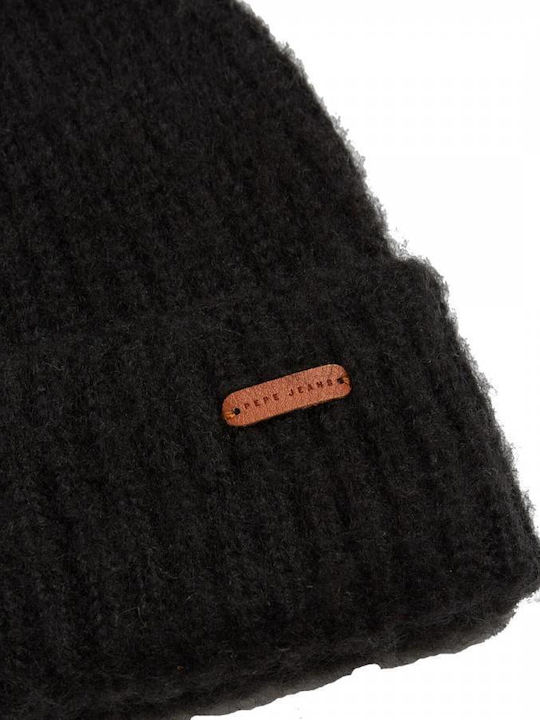 Sarah Beanie Beanie with Rib Knit in Black color
