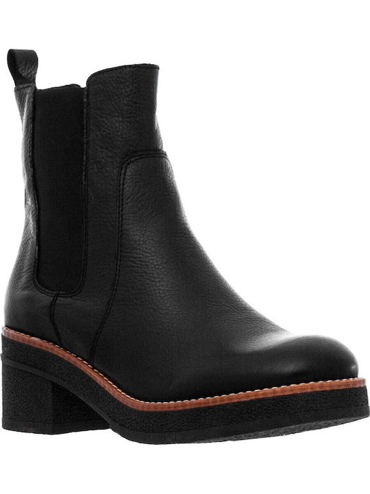 Marila Footwear