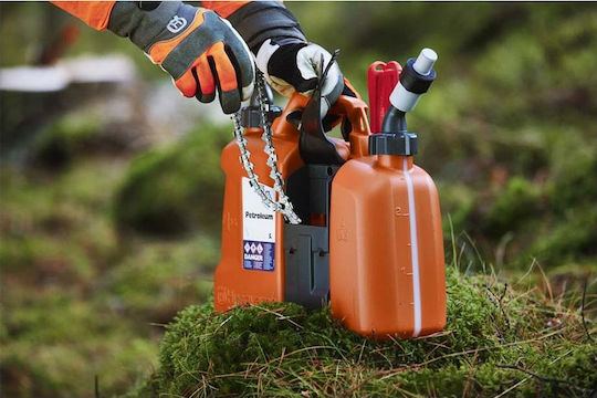 Husqvarna Double Position Plastic Fuel Can With Extension Tube 8.5lt Orange