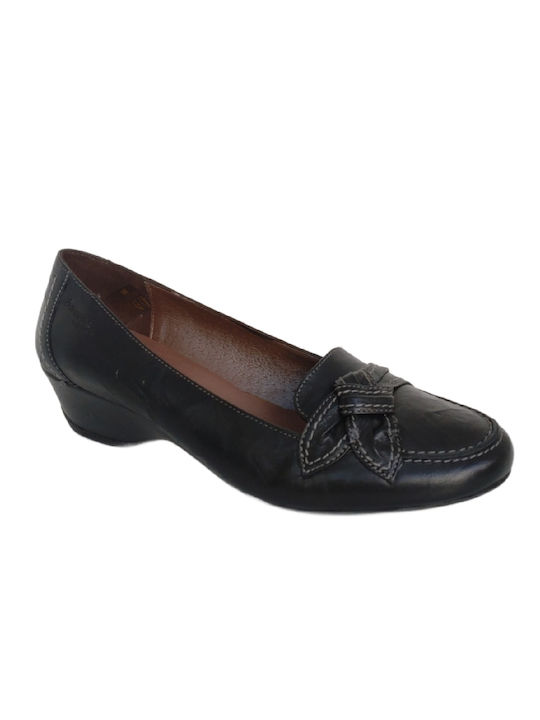 Boxer Leather Women's Moccasins in Black Color