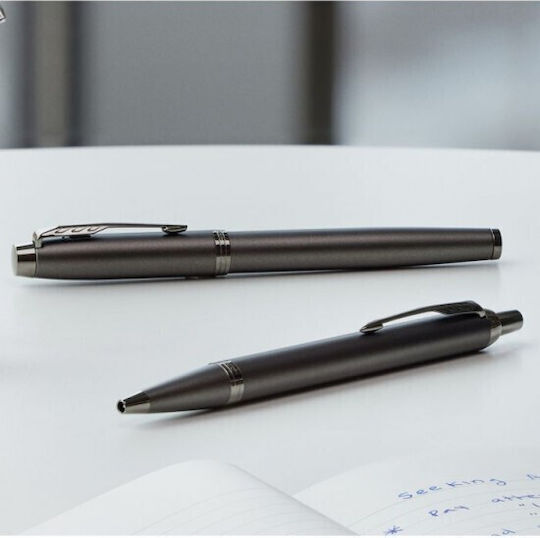 Parker I.M Mono Titanium Pen Set Ballpoint Medium made of Steel Black in a case (in a paper cassette)