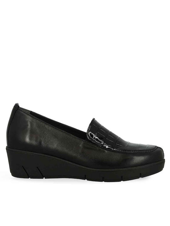 Parex Leather Women's Moccasins in Black Color