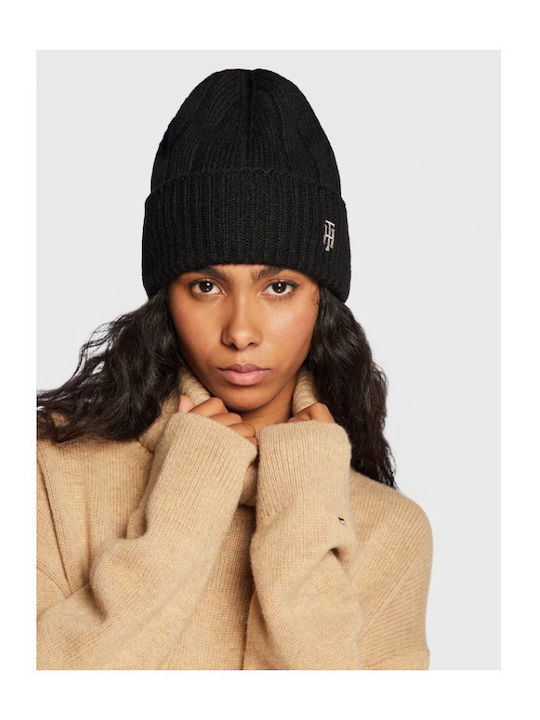 Beanie Beanie with Rib Knit in Black color