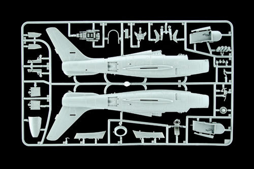 Italeri Φιγούρα Μοντελισμού Αεροπλάνο F-84F Thunderstreak σε Κλίμακα 1:48 27.5εκ.