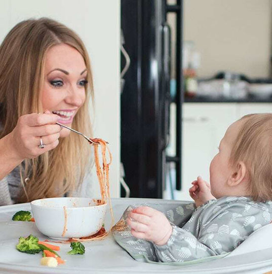 Tidy Tot Αδιάβροχη Ποδιά Σιλικόνης με Αυτοκόλλητο Bib & Tray Kit με Μανίκια Dove Grey