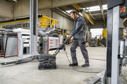 Karcher Mașină de spălat și uscat podele 10lt cu Putere 2300W