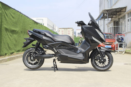 WheelnWater E-Striker Scooter Electric Putere 5000W Autonomie 220km 105Ah Negru Culoare