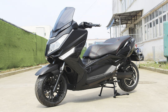WheelnWater E-Striker Scooter Electric Putere 5000W Autonomie 220km 105Ah Negru Culoare