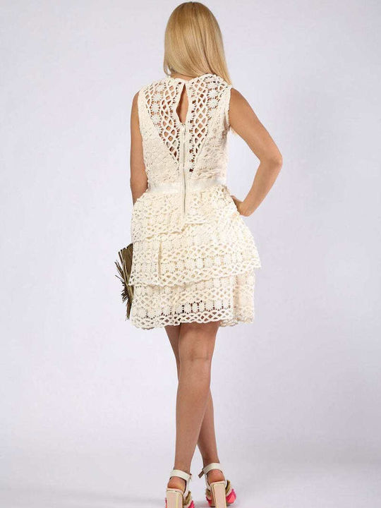 GREEN short dress made of lace cream