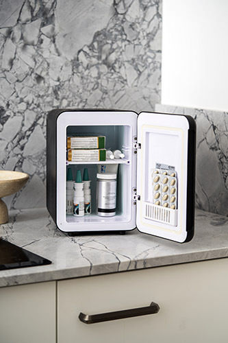 Adler Mini Cosmetic Fridge Black