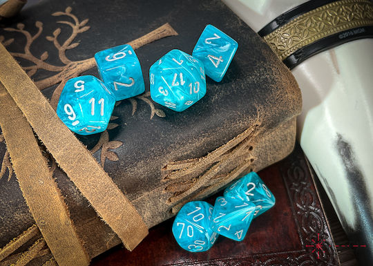 Chessex Der Ruf des Cthulhu Cirrus Würfel Aqua/Silber 27465