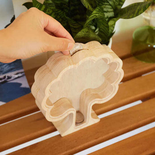 Kikkerland Spardose Holz Braun 17x19cm