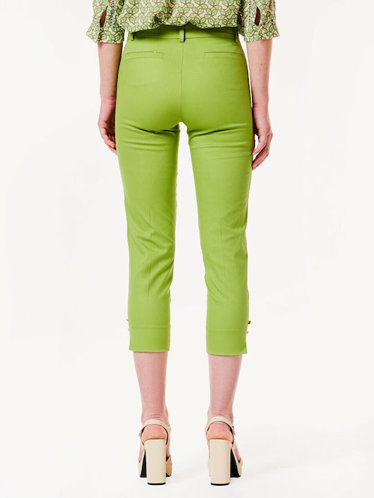 Forel Women's Fabric Capri Trousers in Slim Fit Green