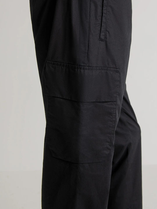 Trousers in Regular Fit Black