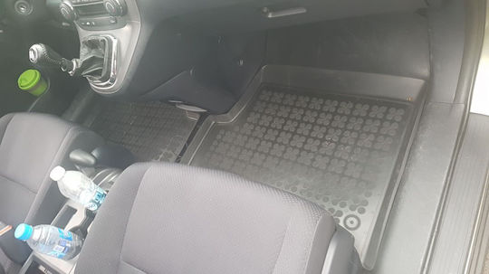 Sahler Set of Front and Rear Mats 3pcs Tray Type for Mercedes-Benz V 2007-2012 Black