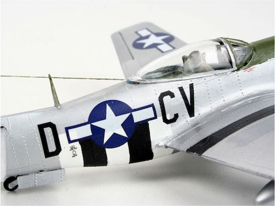 Revell Φιγούρα Μοντελισμού Αεροπλάνο P-51D Mustang 34 Κομματιών σε Κλίμακα 1:72 με Κόλλα και Χρώματα 13.7x15.6εκ.