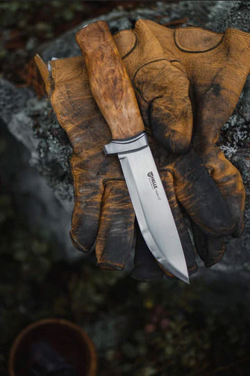 Helle GT 14C28N Knife Brown in Leather Sheath