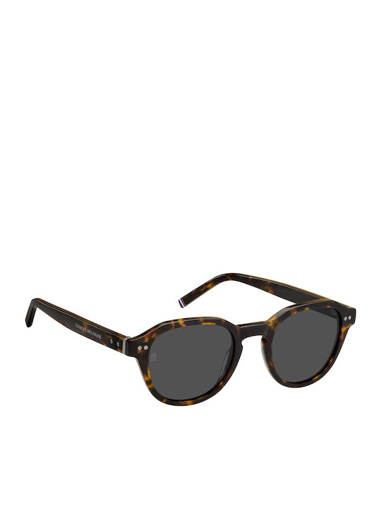 Tommy Hilfiger Men's Sunglasses with Brown Tartaruga Horn-Rimmed Frame and Grey Lens TH1970/S 086/IR