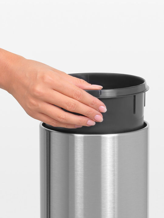 Brabantia Bin 647216 Inox Perie pentru coșul de gunoi din baie 3lt Alb