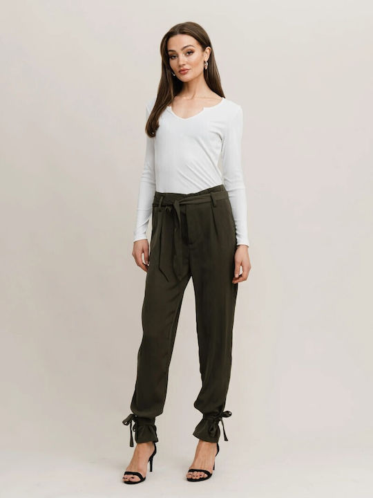 Rut & Circle Women's High-waisted Fabric Trousers in Regular Fit Khaki