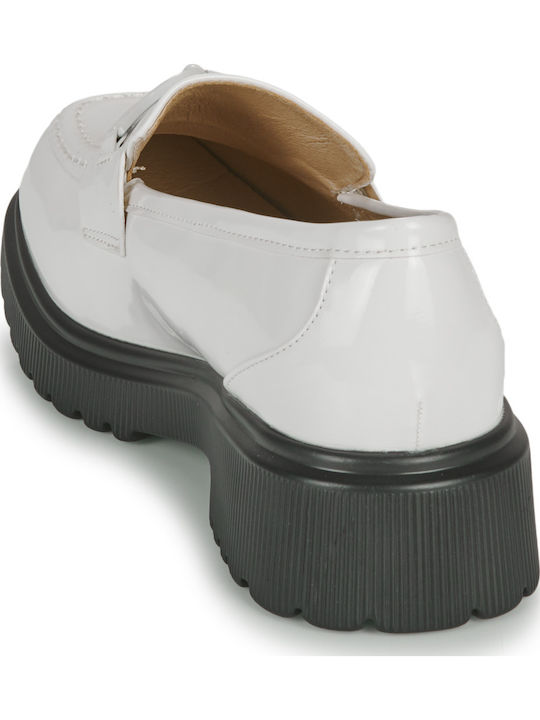Women's Moccasins in Beige Color