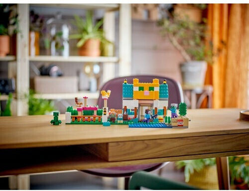 LEGO Minecraft The Crafting Box 4.0 for 8+ Years 605 Pieces