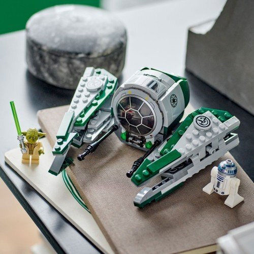 LEGO Star Wars Yoda's Jedi Starfighter за 8+ Години