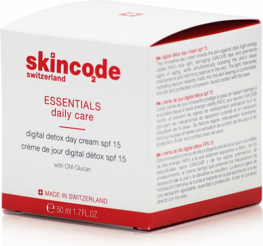 Skincode Essentials Daily Care Дневен Крем за Лице Хидратиращ Оцветен с Слънцезащитен Фактор SPF15 50ml