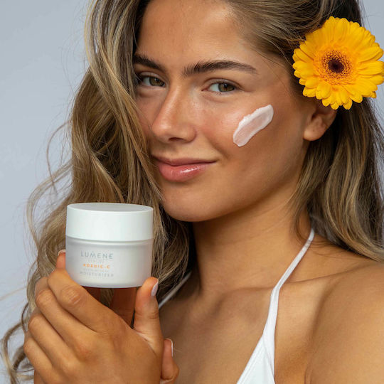 Lumene Glow Reveal Light Ενυδατική Κρέμα Προσώπου Ημέρας με Βιταμίνη C 50ml