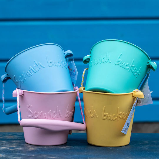 Scrunch Beach Bucket made of Silicone Purple