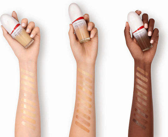 Shiseido Revitalessence Glow Liquid Foundation 140 Porcelain 30ml