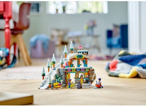 LEGO Friends Holiday Ski Slope & Cafe За Възраст 9+ Бройки 980