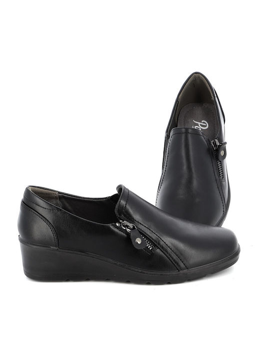 Women's Moccasins in Black Color