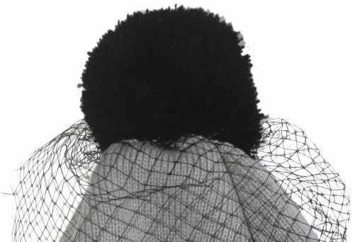 Pom Pom Beanie Beanie Knitted in Black color