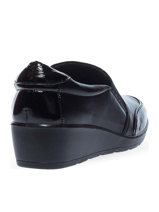 Women's Moccasins in Black Color