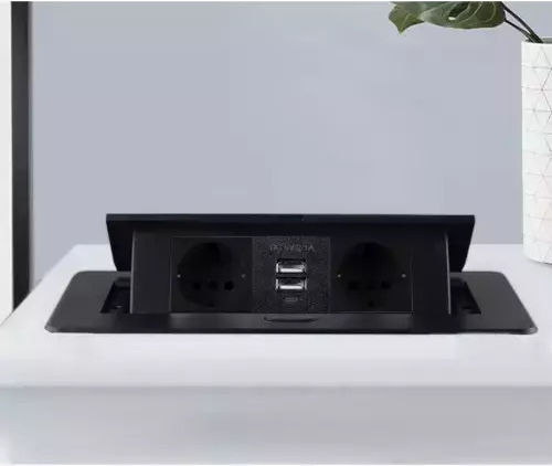 Izoxis Διπλή Χωνευτή Πρίζα Ρεύματος με 2 Θύρες USB με Καπάκι Μαύρη