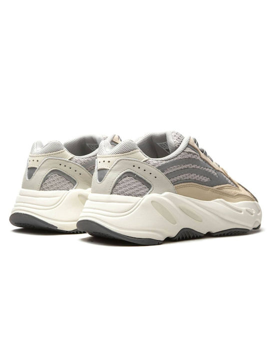 Yeezy Boost 700 Sneakers Cream