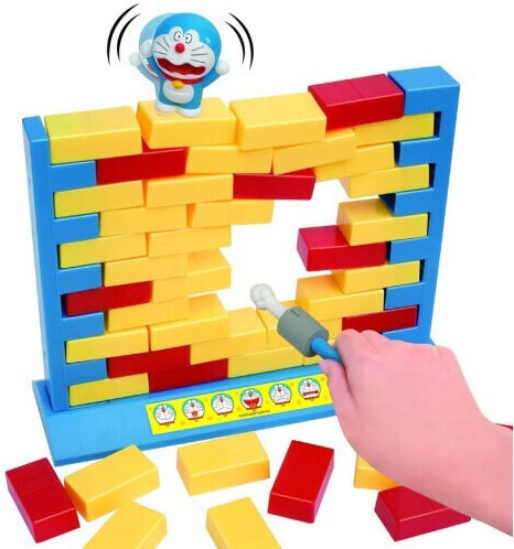 Board Game Doraemon Wall Crush for 1-4 Players 4+ Years Old (EN) Epoch Toys