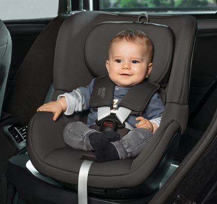 Britax Romer Dualfix M Plus Autositz i-Size mit Isofix Midnight Grey 9-20