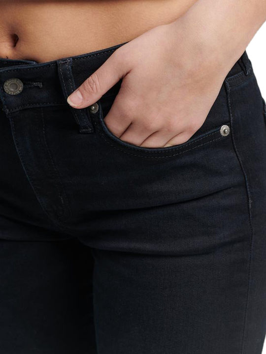 Damenjeans in Enger Passform