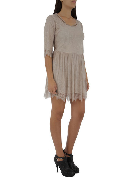 Mini Damenkleid mit Rüschen Beiges