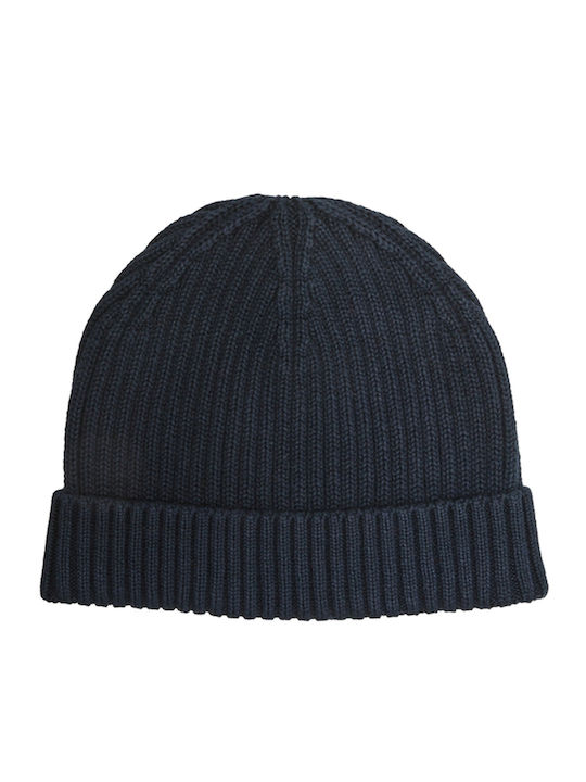 Red Label Beanie Unisex Beanie Knitted in Red color