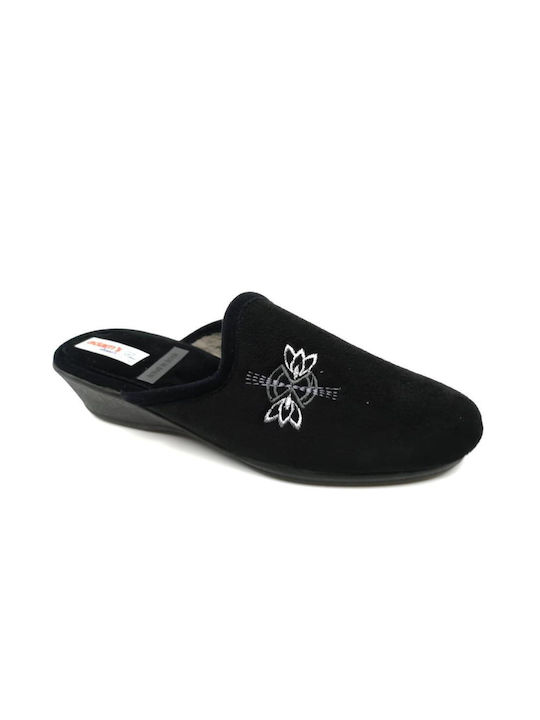 Adam's Shoes Winter Women's Slippers in Black color