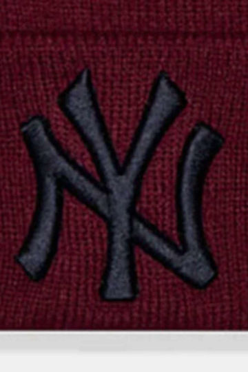 League Essential Beanie Unisex Beanie Knitted in Red color