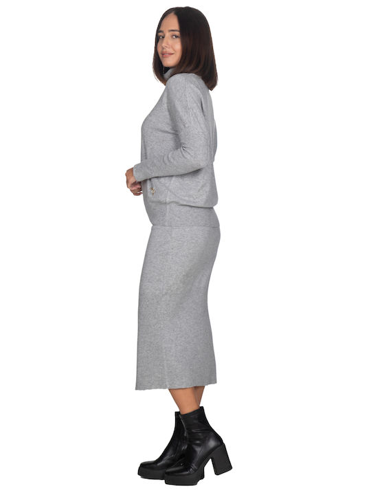 Set with Skirt in Gray Color